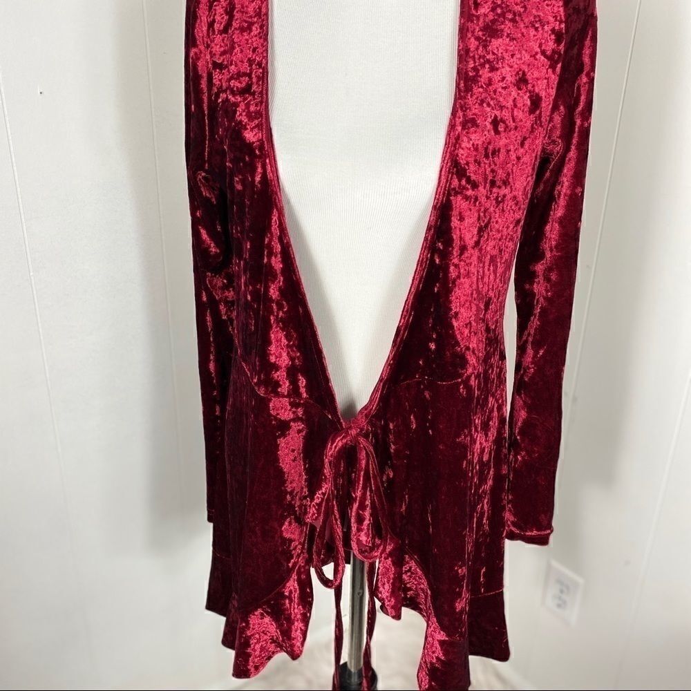 Luxe tie front top/cardigan large